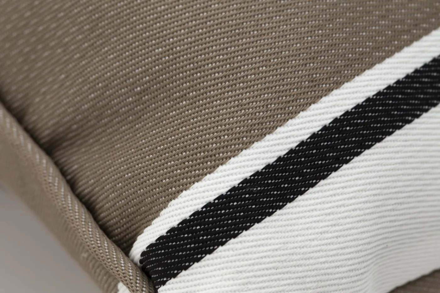 Banquettes|Fauteuils<Flamant CURIOSITY, coussin, extérieur, rayures Mixte
