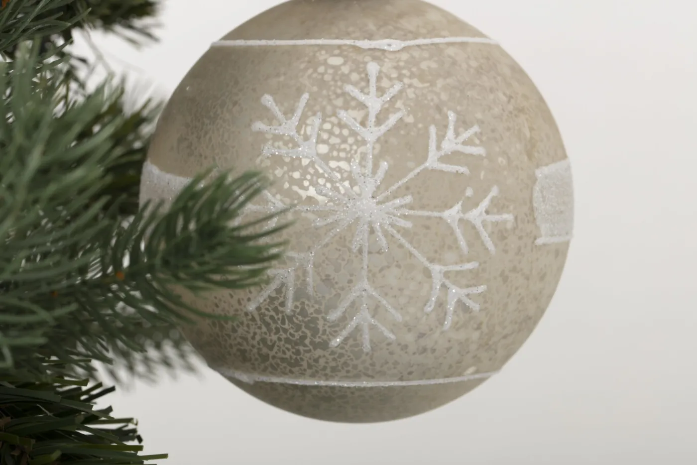 Boules De Noël|Boules De Noël<Flamant MILKO, boule de Noël, L Blanc